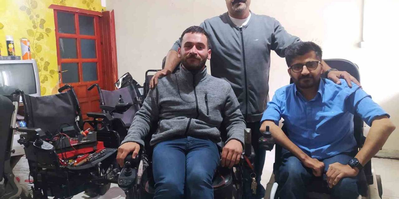 Engelli Genç, Kendisi Gibi Engelli Olanlara Umut Oluyor