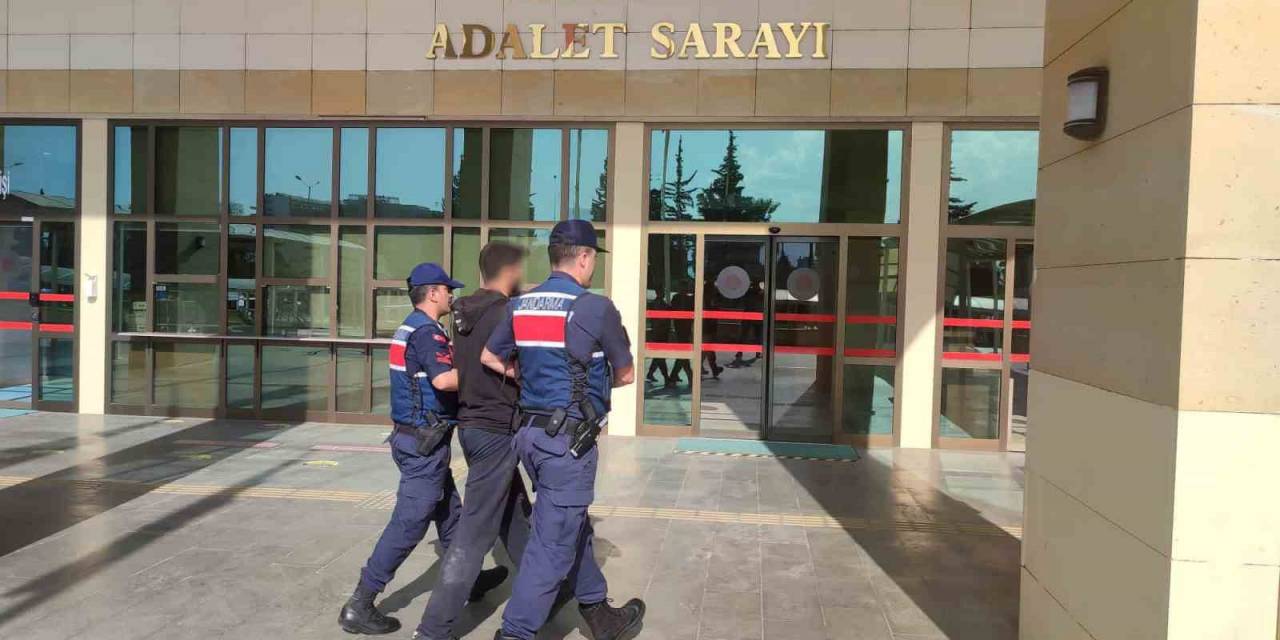 Kendini Kamu Görevlisi Gibi Tanıttı, Yaşlı Vatandaşların Kabusu Oldu