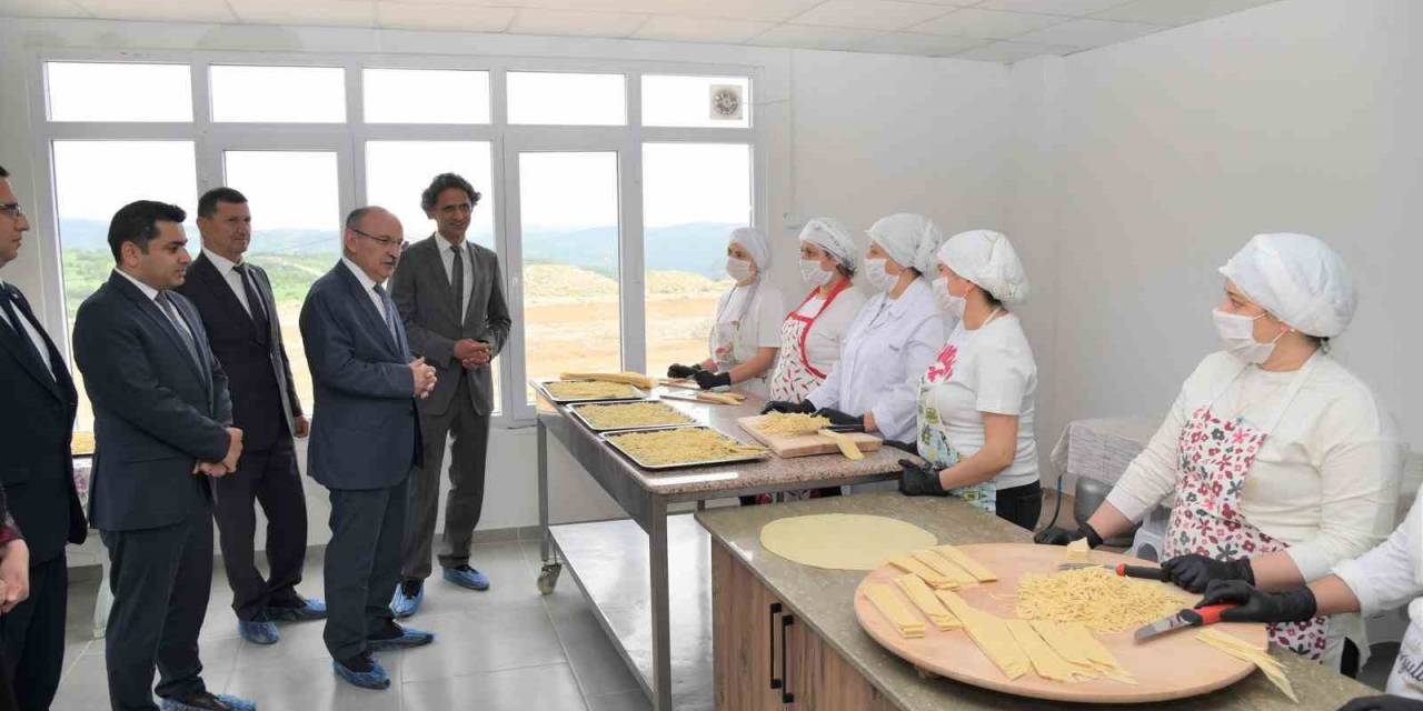 Vali Karadeniz Demirci’de Temaslarda Bulundu