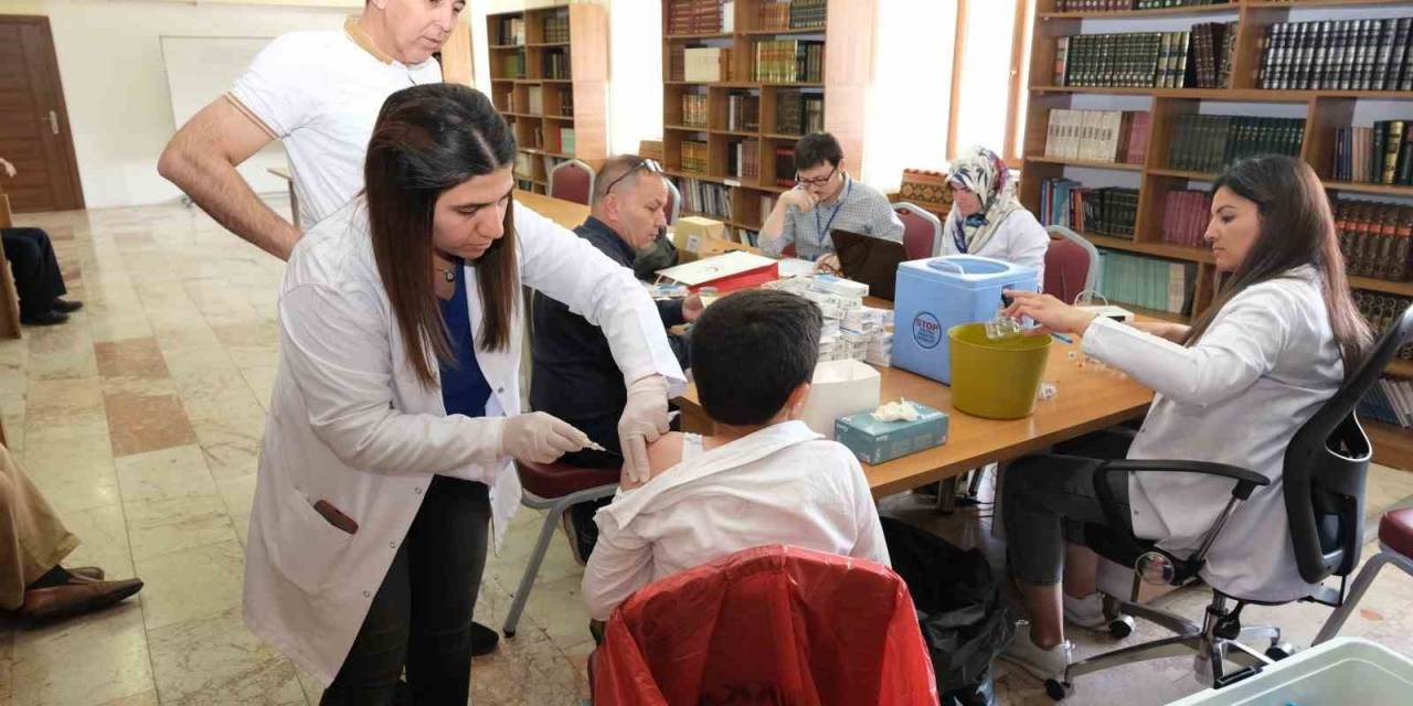 Hacca Hazırlık Kursları Tamamlandı, 257 Hacı Adayı Yolculuk Öncesi Aşı Oldu