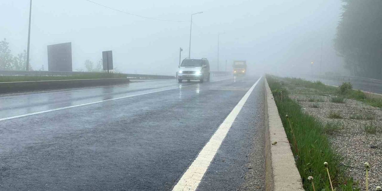 Bolu Dağı’nda Sis Ve Yağış Etkili Oluyor