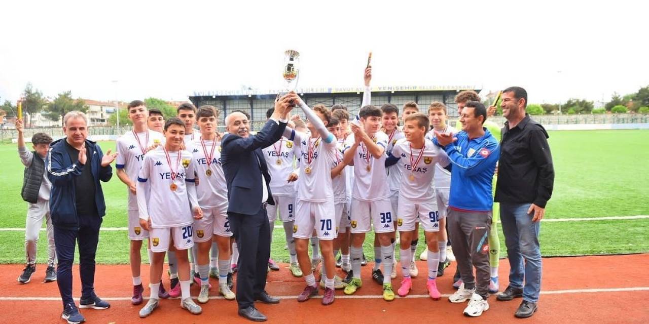 Şampiyon Yenişehir Belediyespor