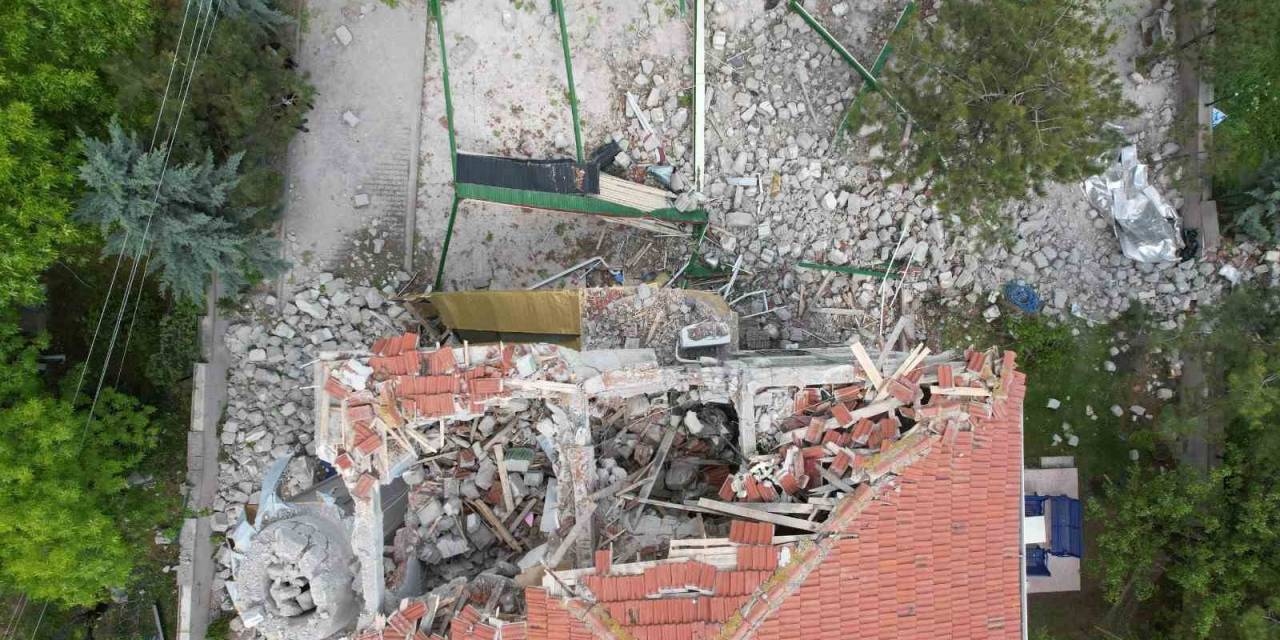 Fırtınada Minaresi Yıkılan Cami Havadan Görüntülendi