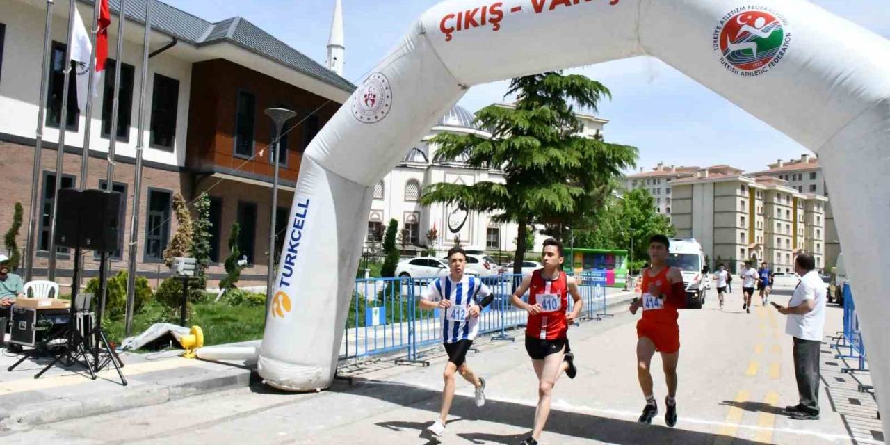 Mamaklı Gençlerin “gençlik Koşusu”