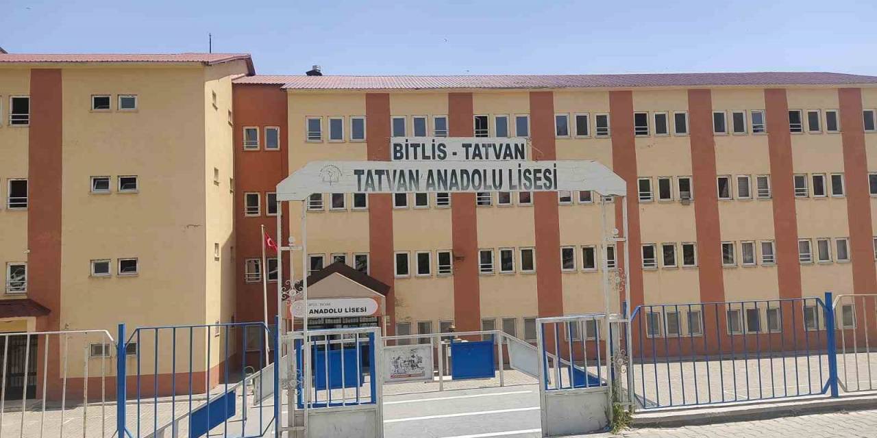 Tatvan Anadolu Lisesi “proje Okulu” Oldu