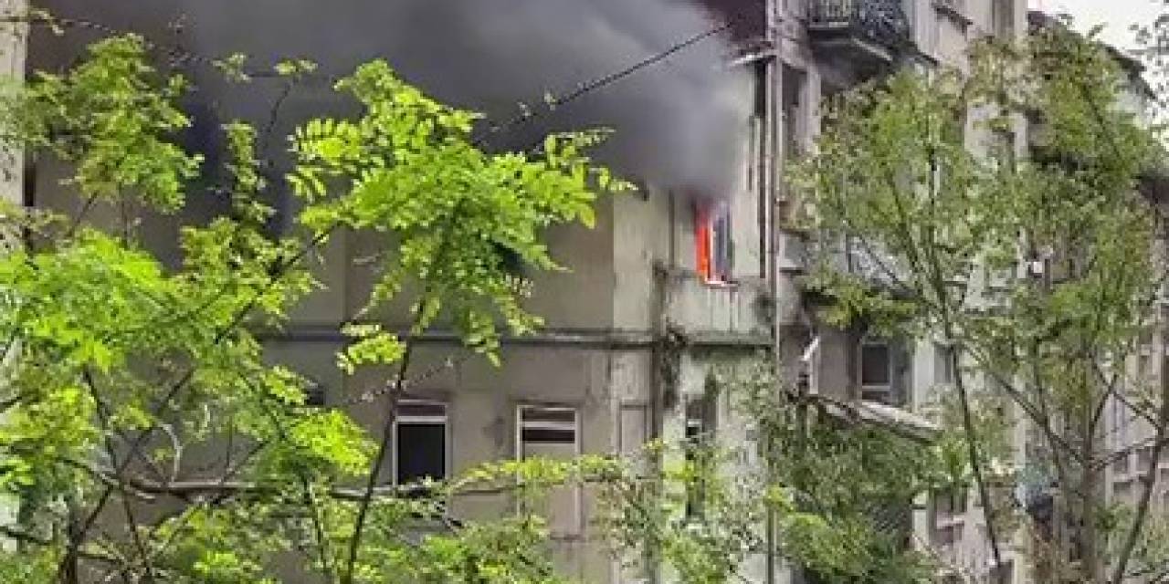 Beyoğlu’nda Arkadaşına Kızan Genç Evi Ateşe Verdi