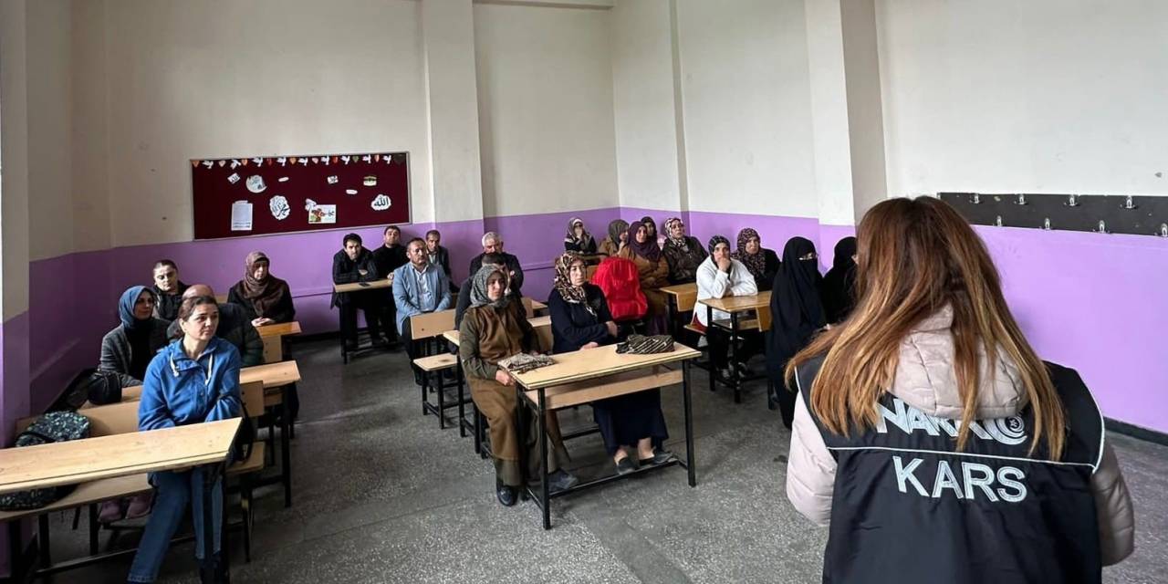 Kars’ta Narkotik Ekipleri Anne Ve Anne Adaylarını Bilgilendirdi