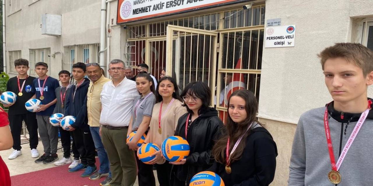 Gençlik Ve Spor Bayramına Muhteşem Kutlama