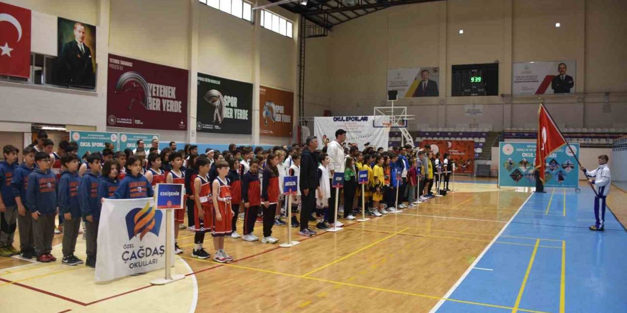 Basketbol Yarı Final Müsabakaları Başladı