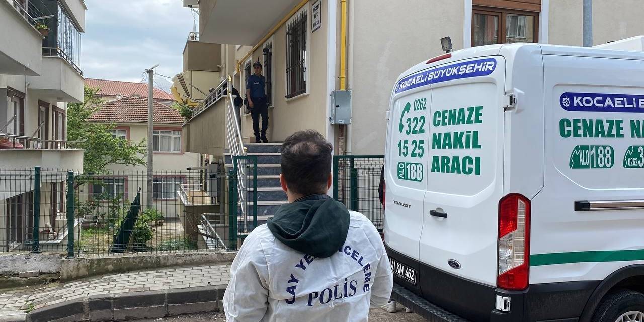 Oğlu Tarafından Banyoda Ölü Bulundu