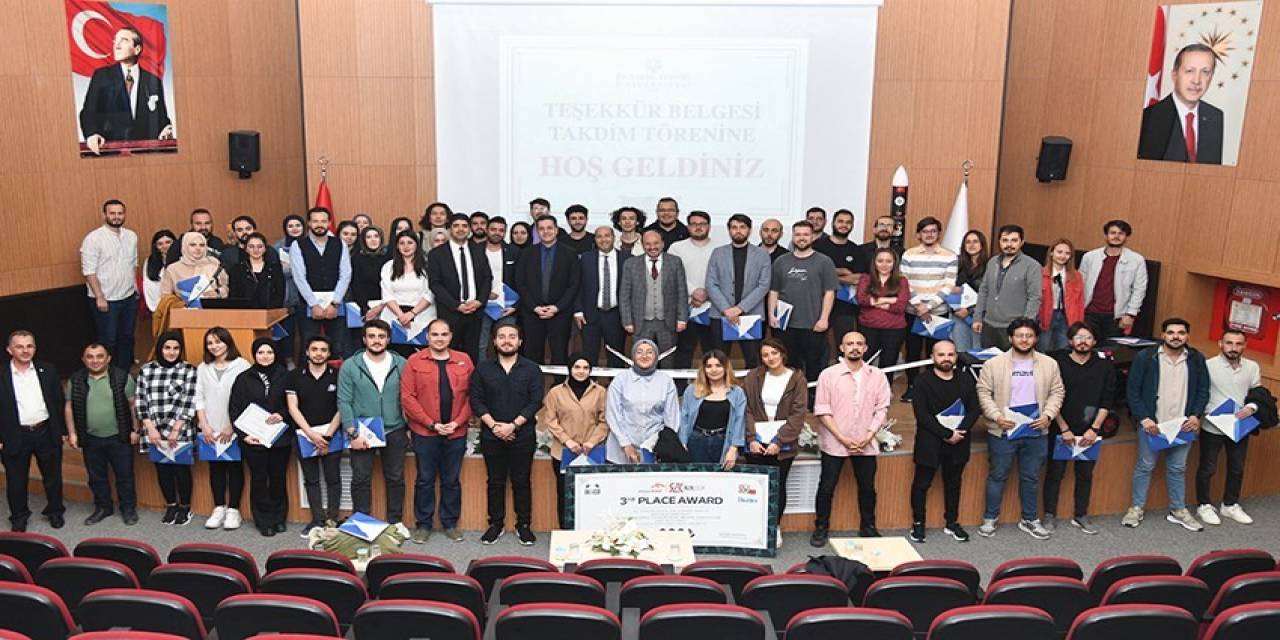Rektör Çakmak Başarılı Öğrencilerle Bir Araya Geldi