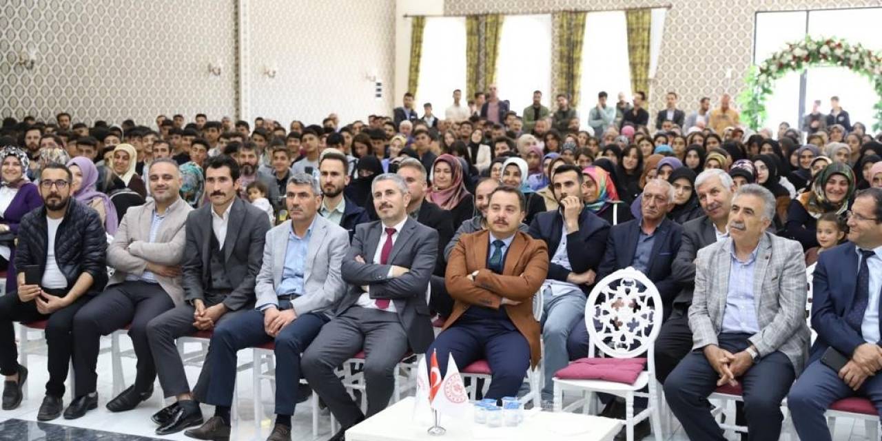 Yazar Hayati İnanç Muradiye Halkıyla Buluştu