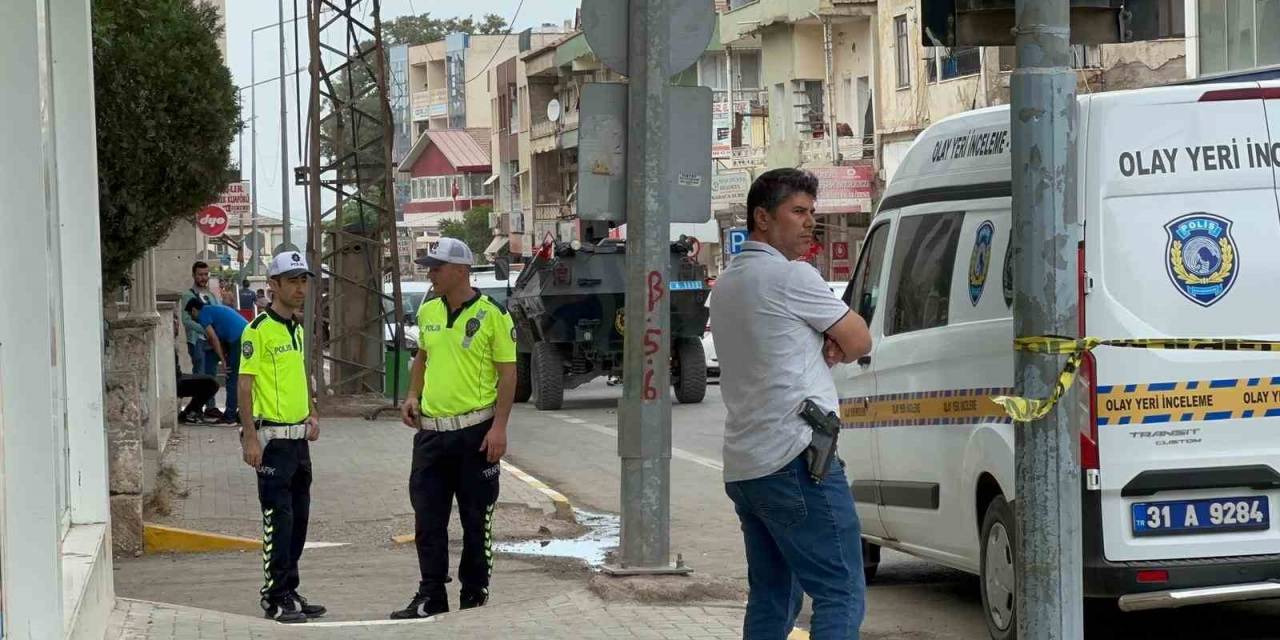 Silahlı, Bıçaklı, Sopalı Kavga Kamerada: 4 Yaralı