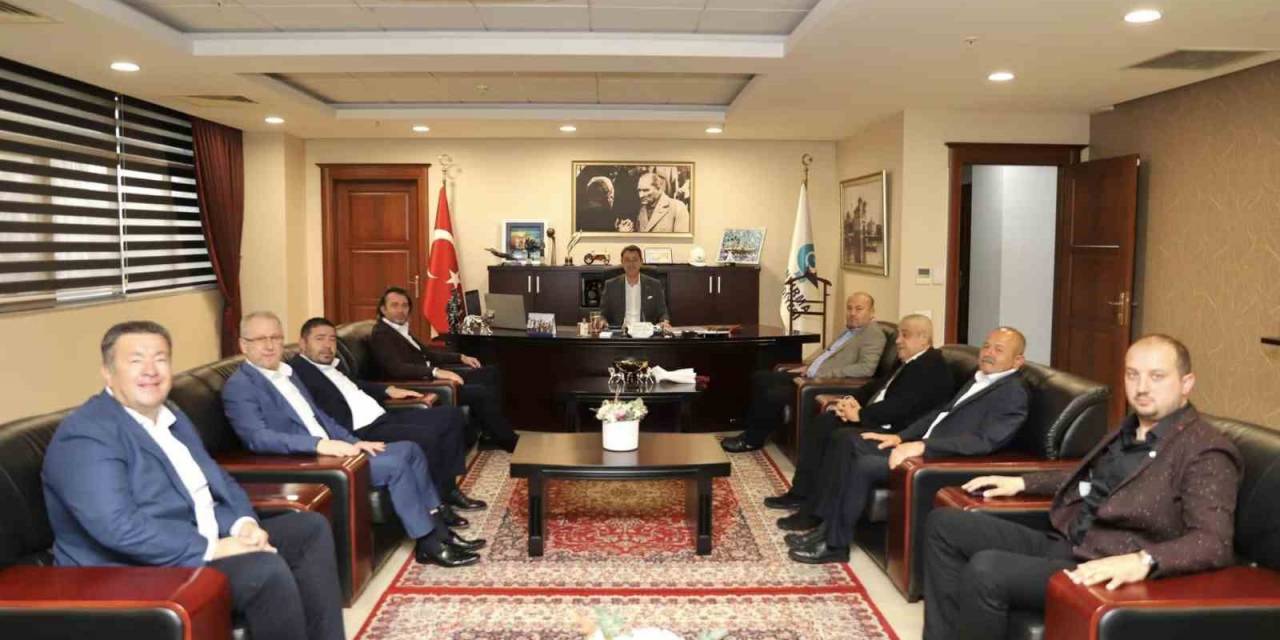 Bandırmaspor Yeni Yönetimi Belediye Başkanı Tolga Tosun’u Ziyaret Etti