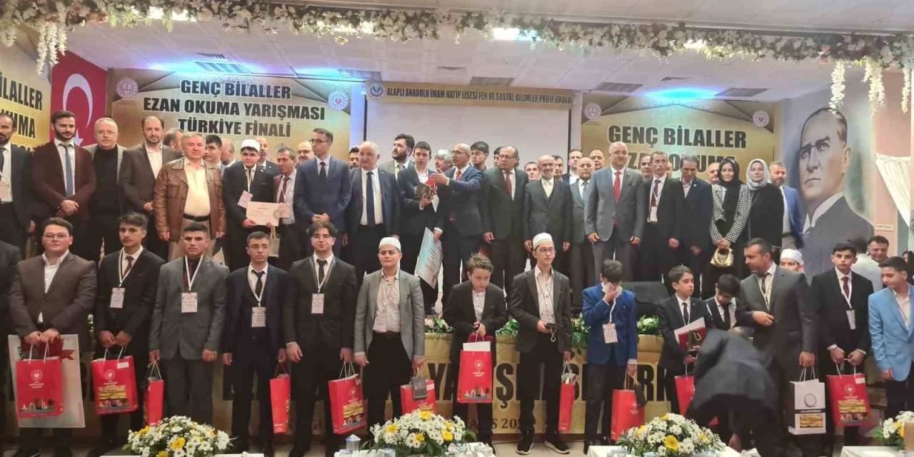 Genç Bilaller Ezan Okuma Yarışması Türkiye Finali Alaplı’da Yapıldı