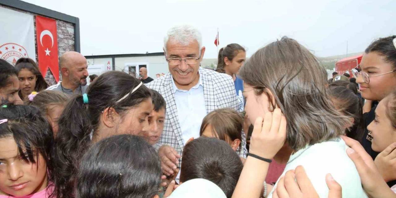 Depremzede Öğrenciler Dereceye Girmek İçin Yarıştı