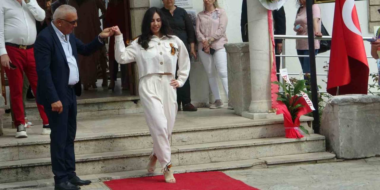 Müzeler Gününde ’karia’dan Menteşe’ye, Menteşe’den Cumhuriyet’e Kadın’ Defilesi