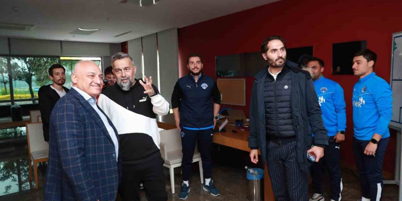 Tff Başkanı Mehmet Büyükekşi, Kasımpaşa Kulübü’nü Ziyaret Etti