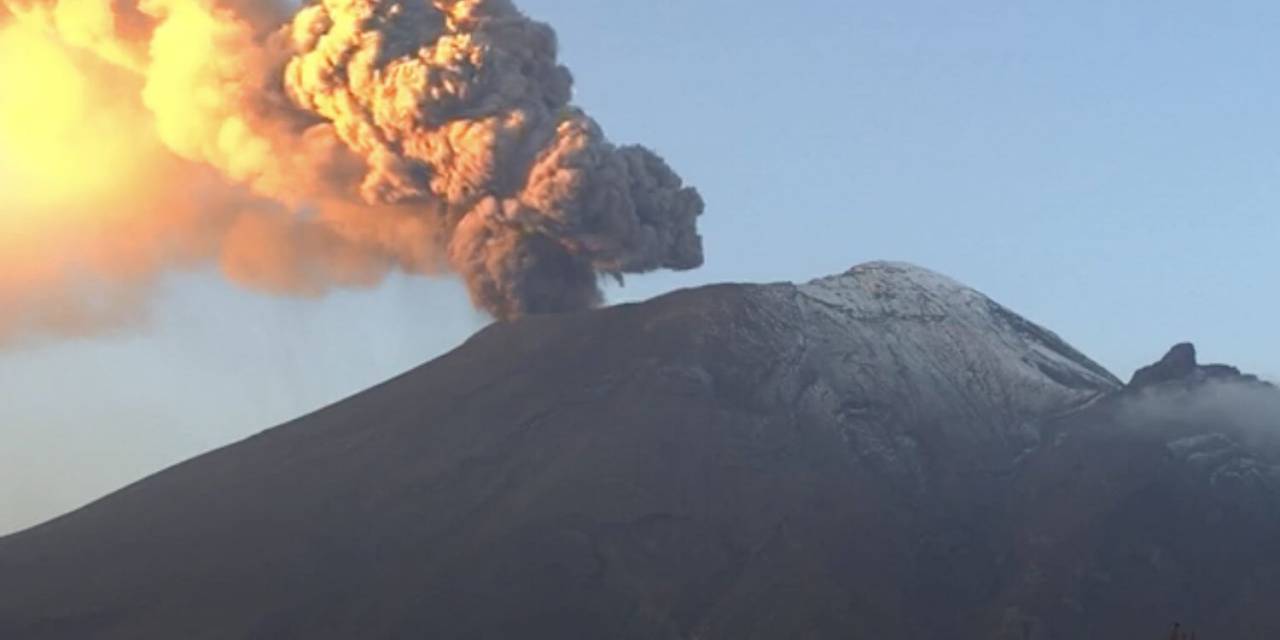 Meksika’daki Popocatepetl Yanardağı’ndaki Patlamalar Okulları Tatil Etti