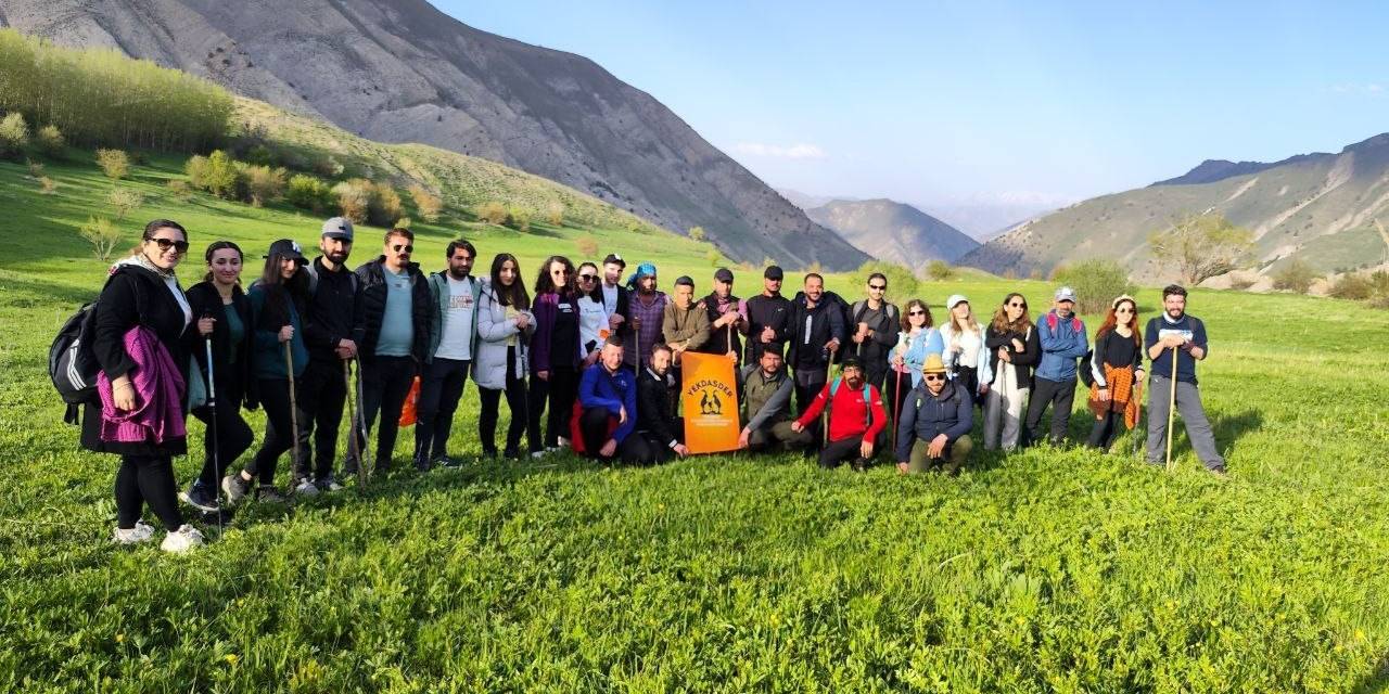Dağcılar Hakkari’nin Tarihi Köyünü Gezdi