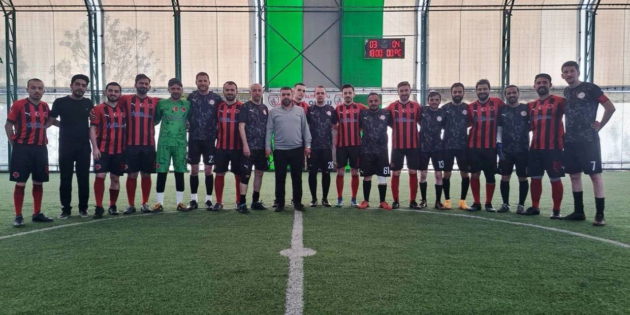 Kütahya Sağlık Çalışanları Geleneksel Halı Saha Turnuvası