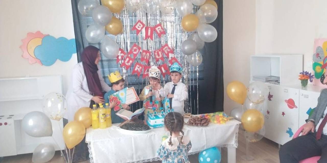 Gediz’de Minik Öğrencilerin Kur’ânı Kerime Geçme Sevinci