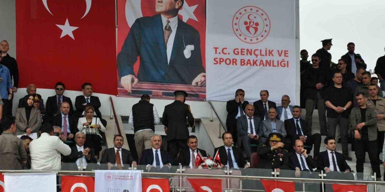 Kars Şehir Stadyumu’nda Bayram Coşkusu