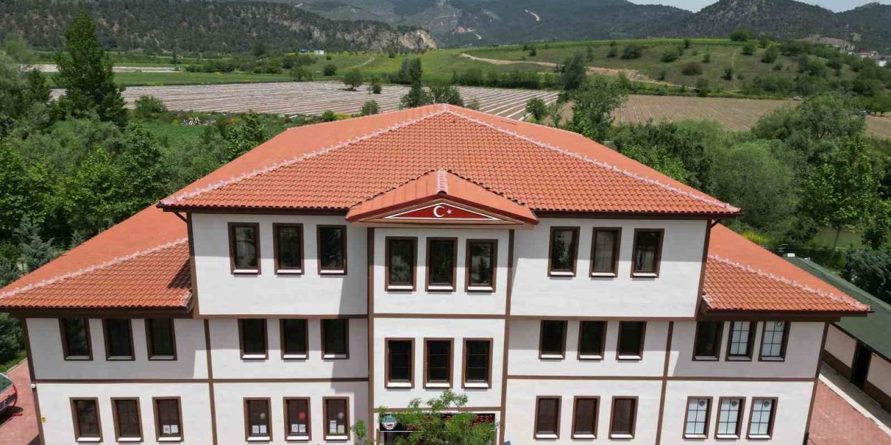 Osmaneli Belediyesi Çocuk Kulübü Ve Bebek Kütüphanesi Faaliyete Girdi
