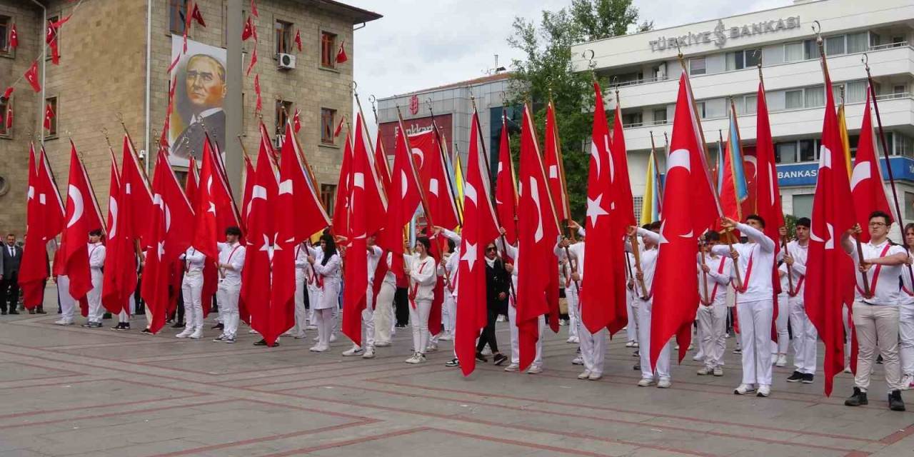 Isparta’da 19 Mayıs Törenle Kutlandı
