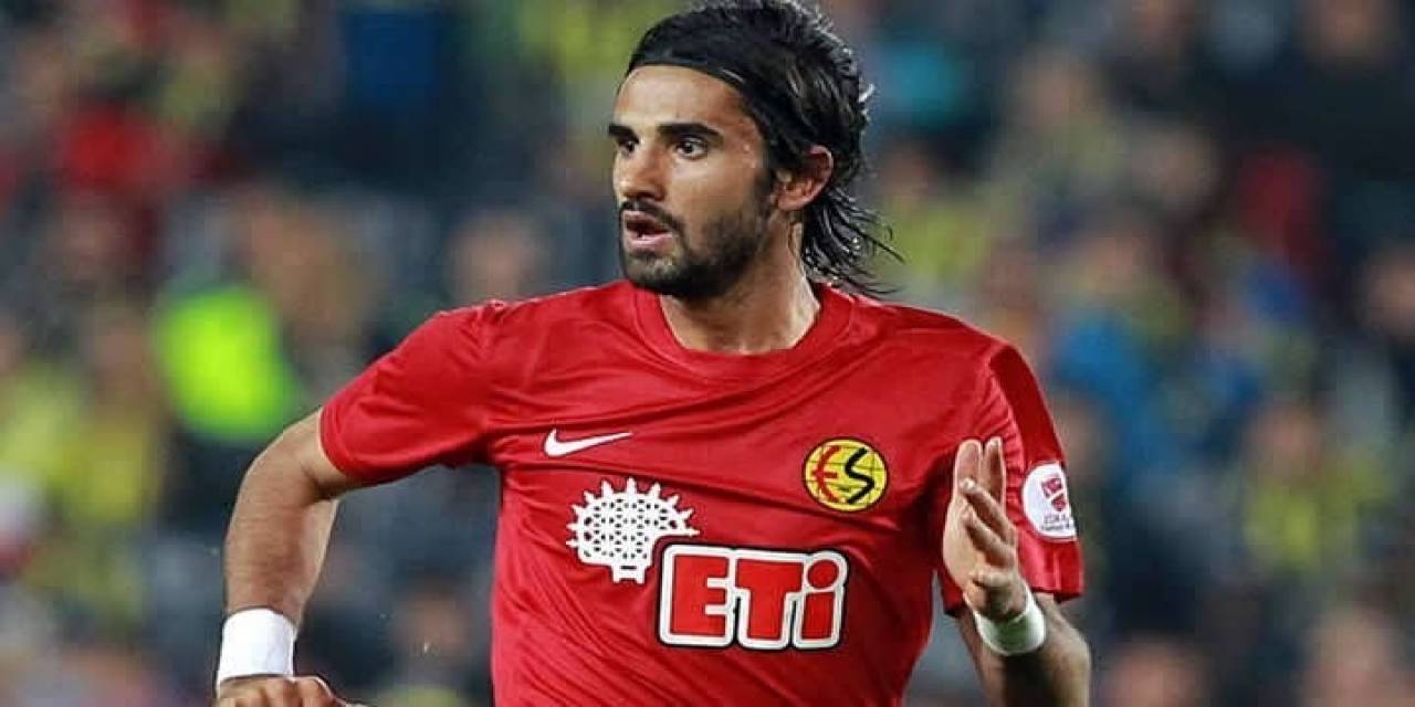 Milli Futbolcu Alper Potuk’tan Eskişehirspor Paylaşımı