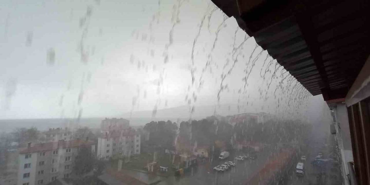 Bitlis’te Şiddetli Yağmur Yağışı