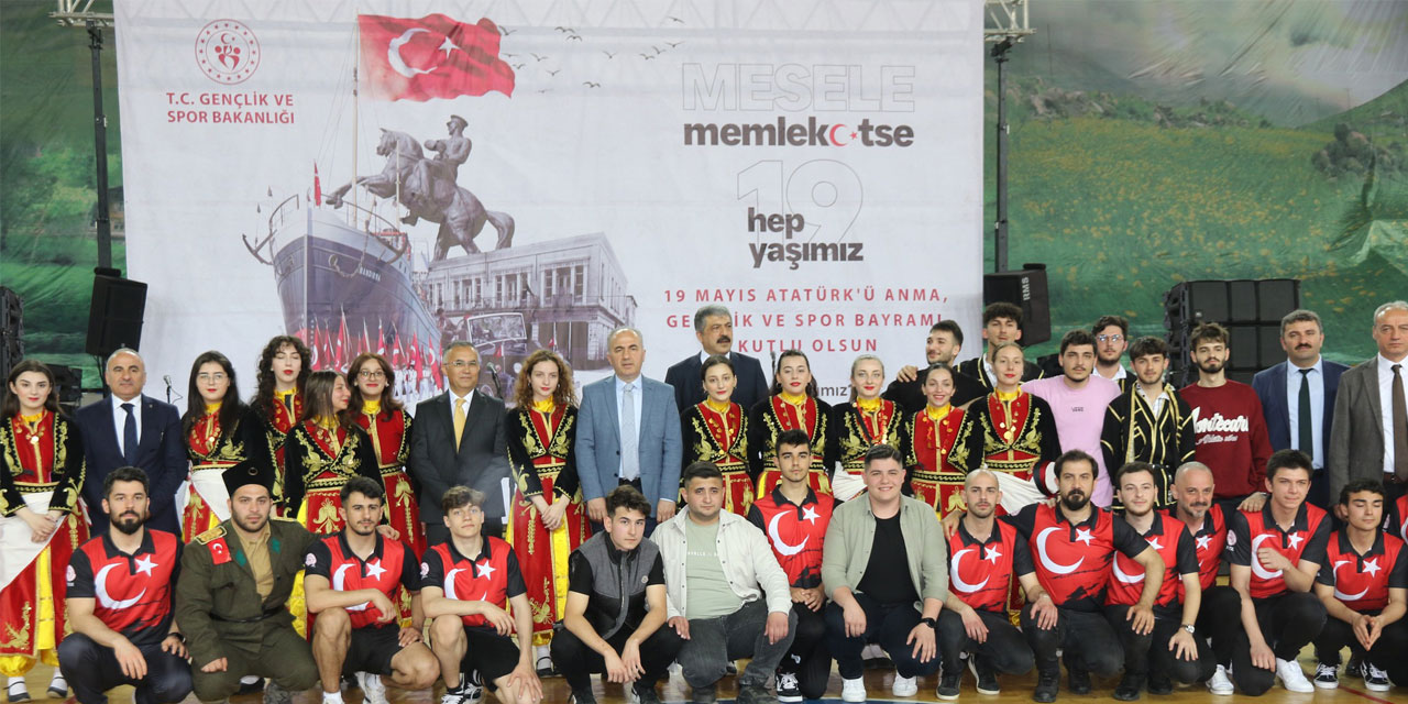 Rize’de 19 Mayıs Atatürk’ü Anma Gençlik Ve Spor Bayramı Coşkuyla Kutlandı