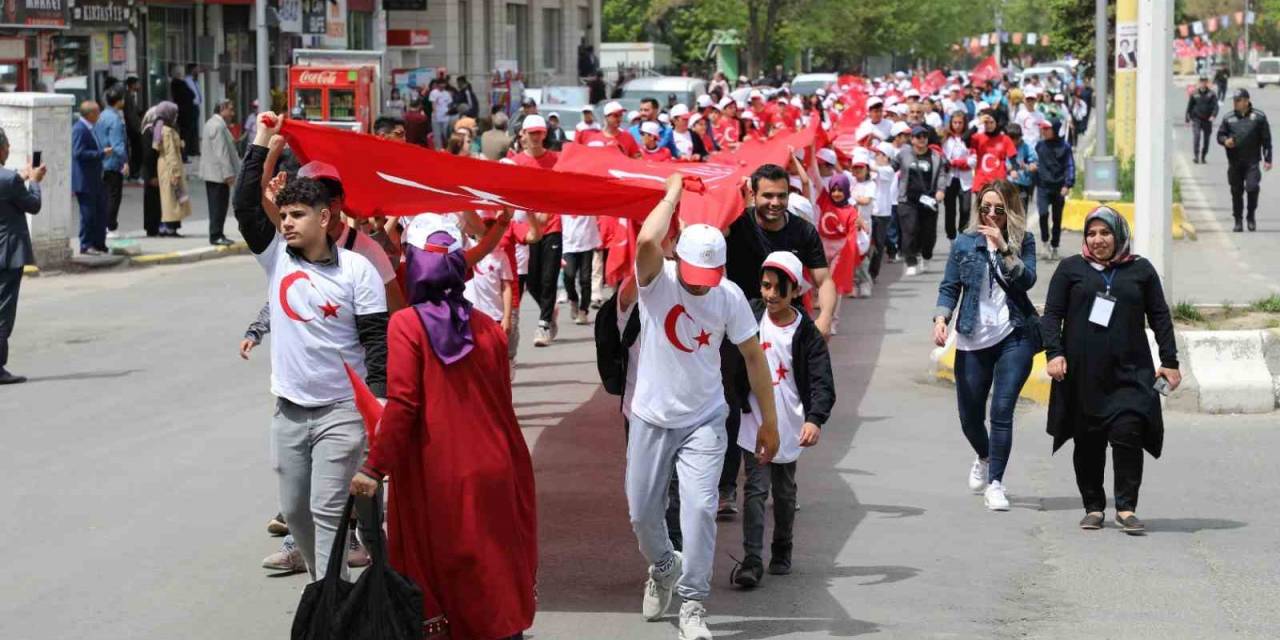 Ağrı’da 19 Mayıs Coşkuyla Kutlandı