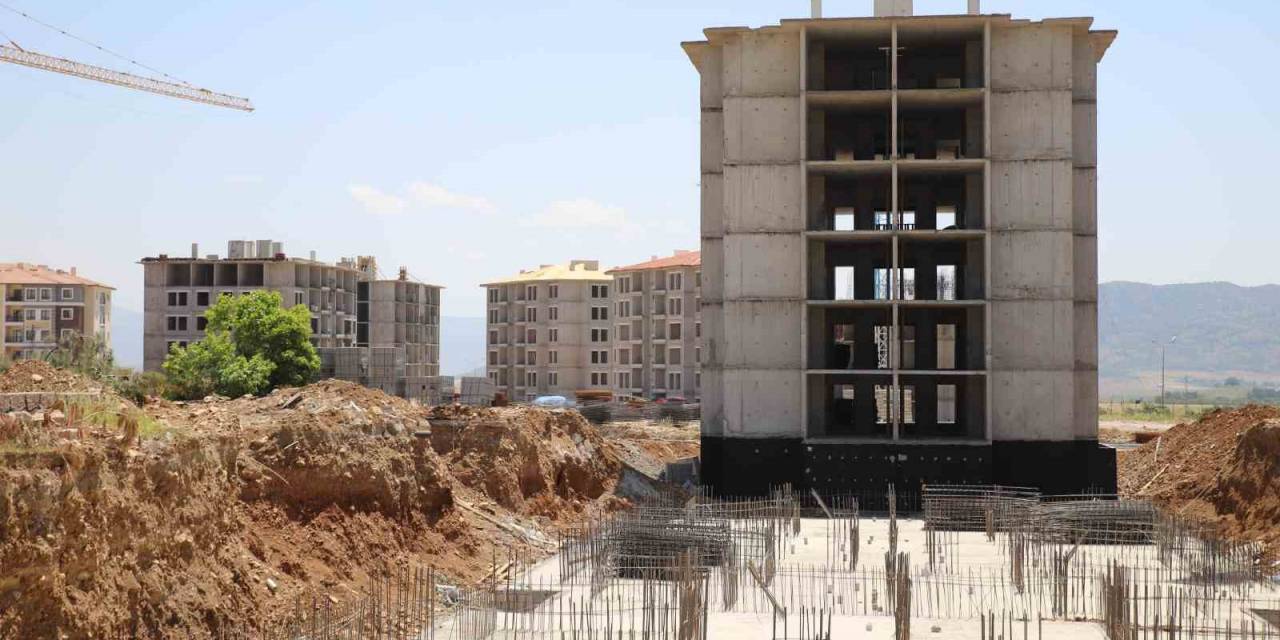 İslahiye’de Depremzedeler İçin Yapılan Kalıcı Konutlar Hızla Yükseliyor