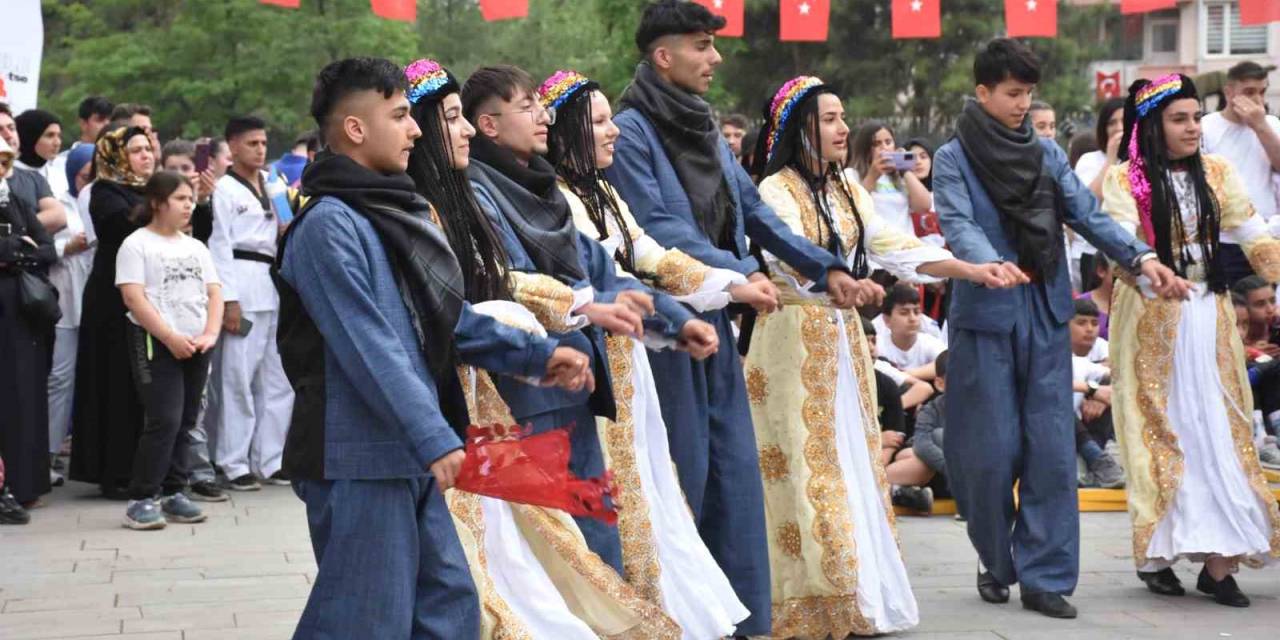 Siirt’te 19 Mayıs Coşkuyla Kutlandı