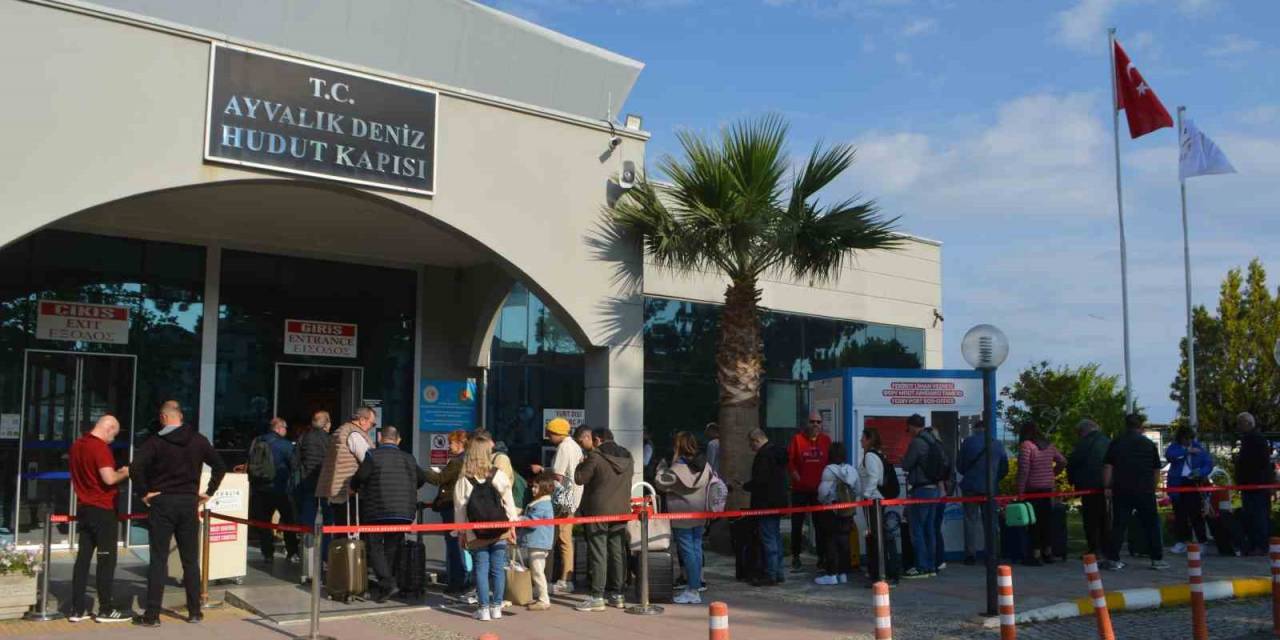 19 Mayıs Tatilini Fırsat Bilen Tatilciler Midilli’ye Koştu