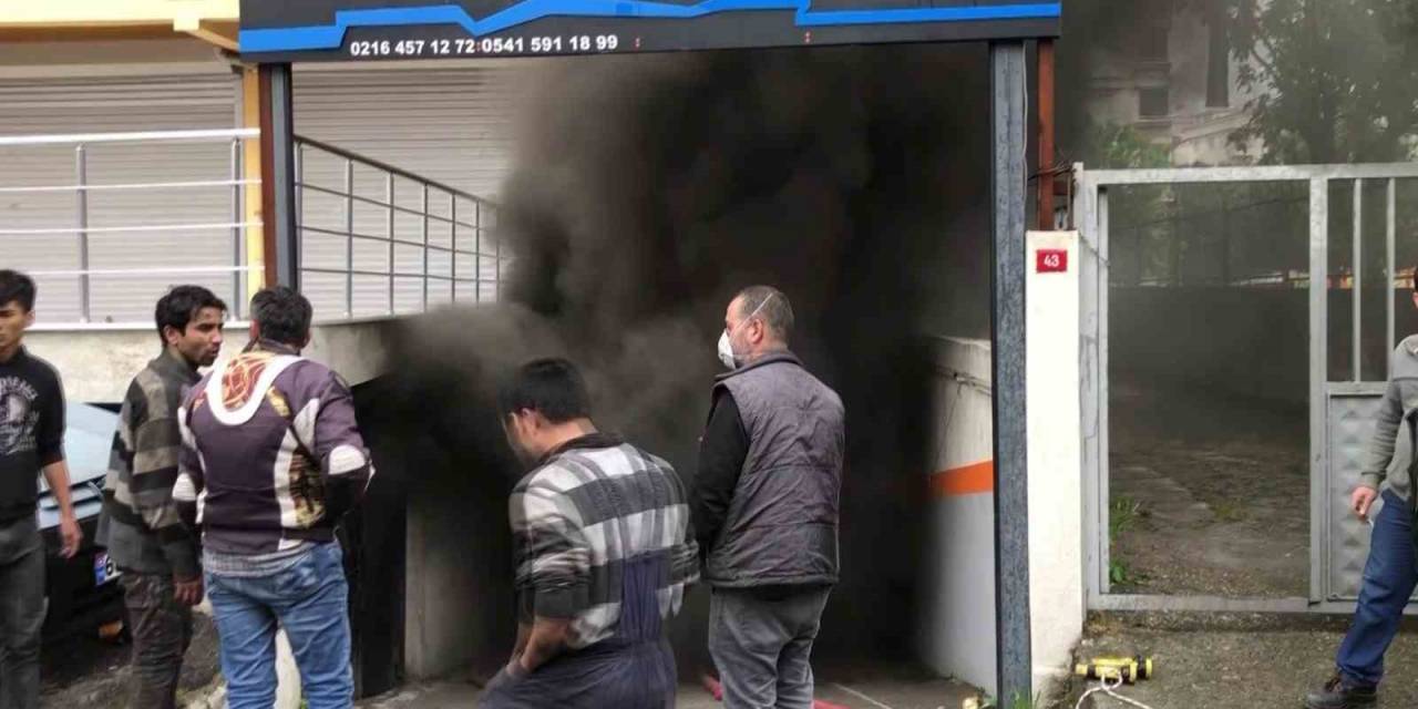 Maltepe’de Oto Tamircisinde Çıkan Yangında Mahsur Kalan 1 Kişi Ağır Yaralandı