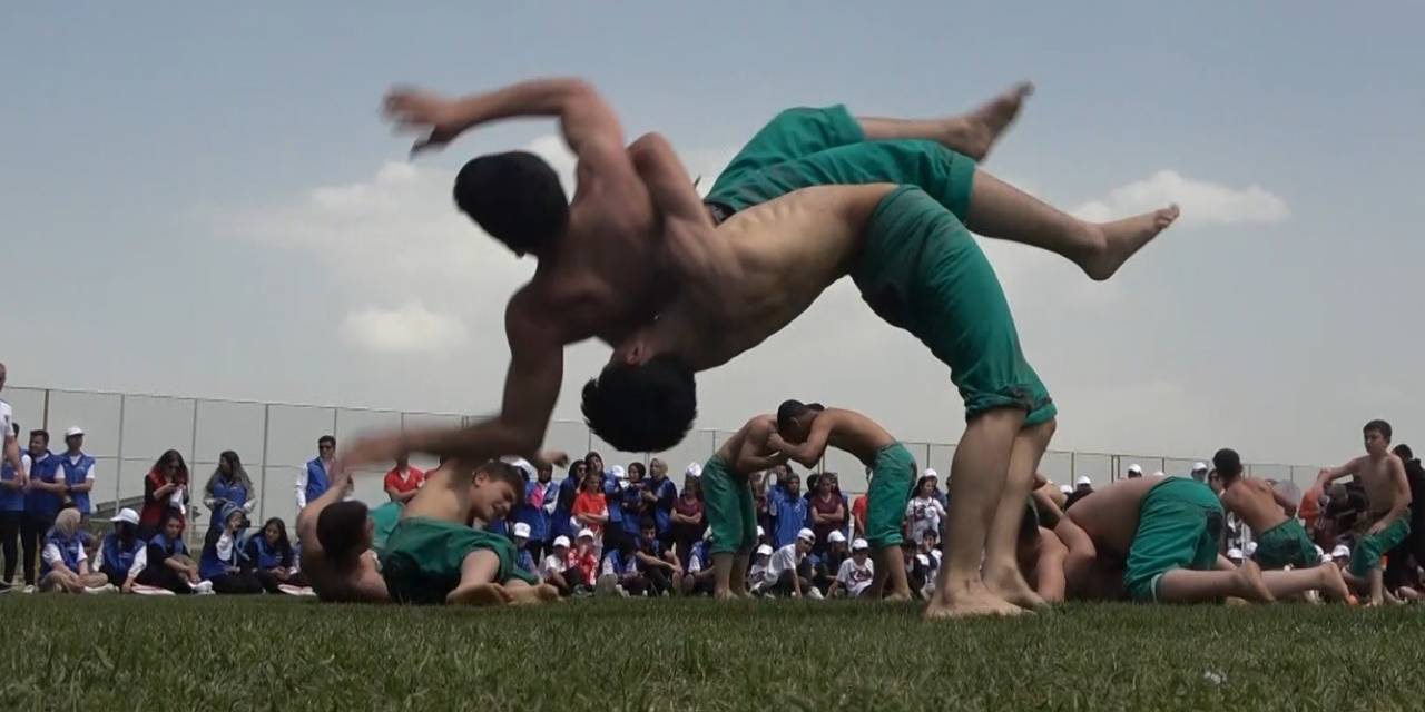 Muş’ta 19 Mayıs Coşkuyla Kutlandı