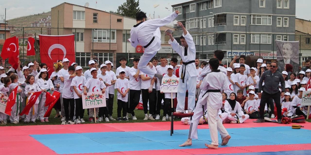 Bayburt’ta 19 Mayıs Coşkusu