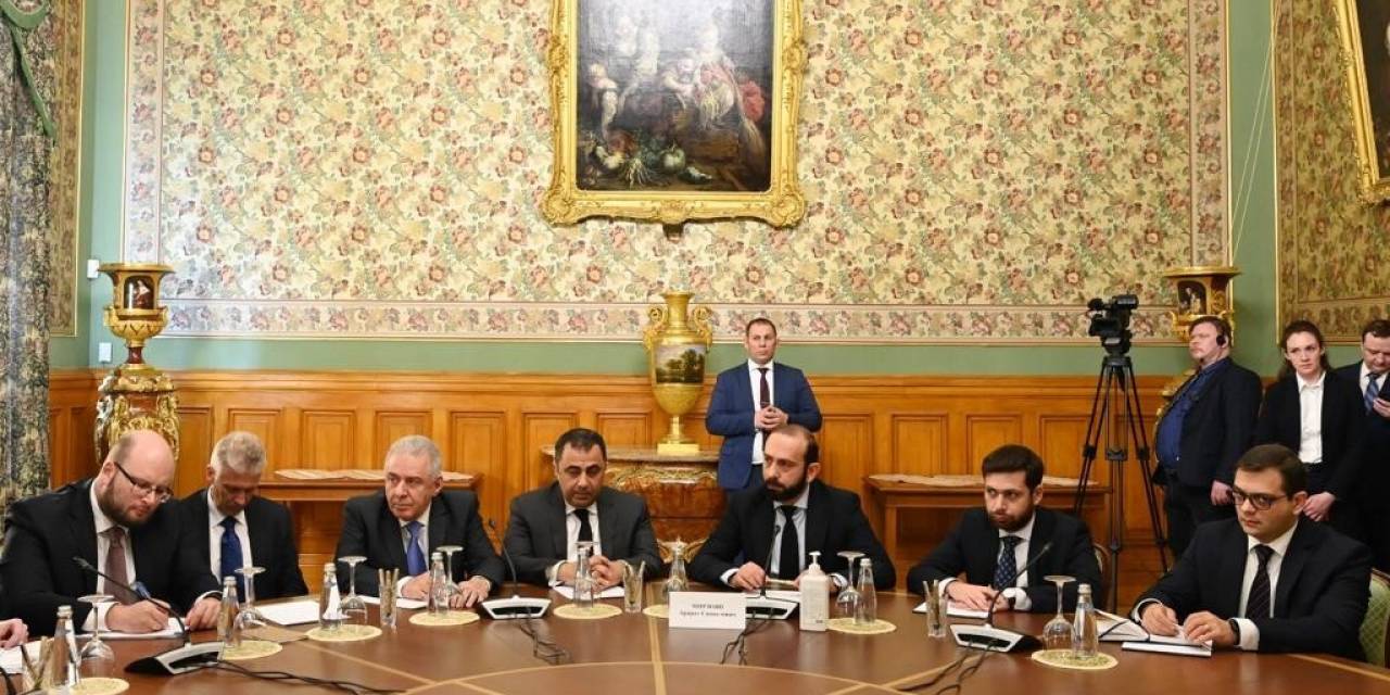 Lavrov, Bayramov Ve Mirzoyan Arasındaki Üçlü Görüşme Başladı