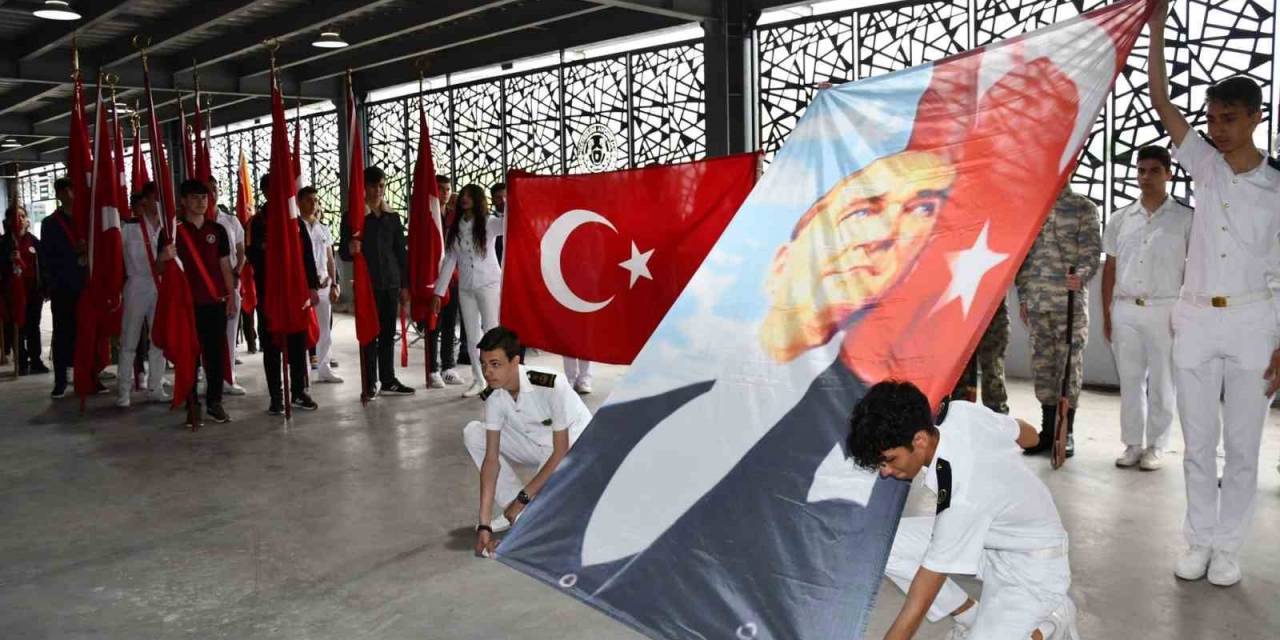 19 Mayıs Altınova’da Coşkuyla Kutlandı