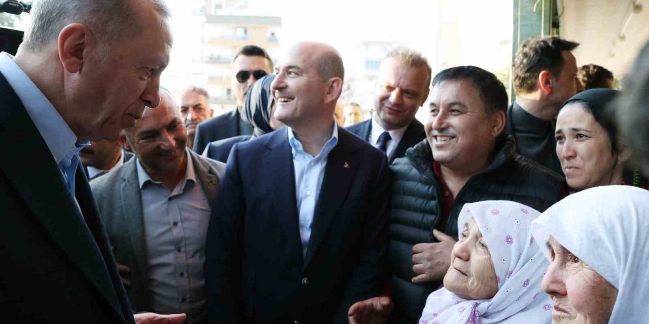 Cumhurbaşkanı Erdoğan’ı Evinde Ağırlayan Zülfiye Nine Togg’a Binince Gözyaşlarını Tutamadı