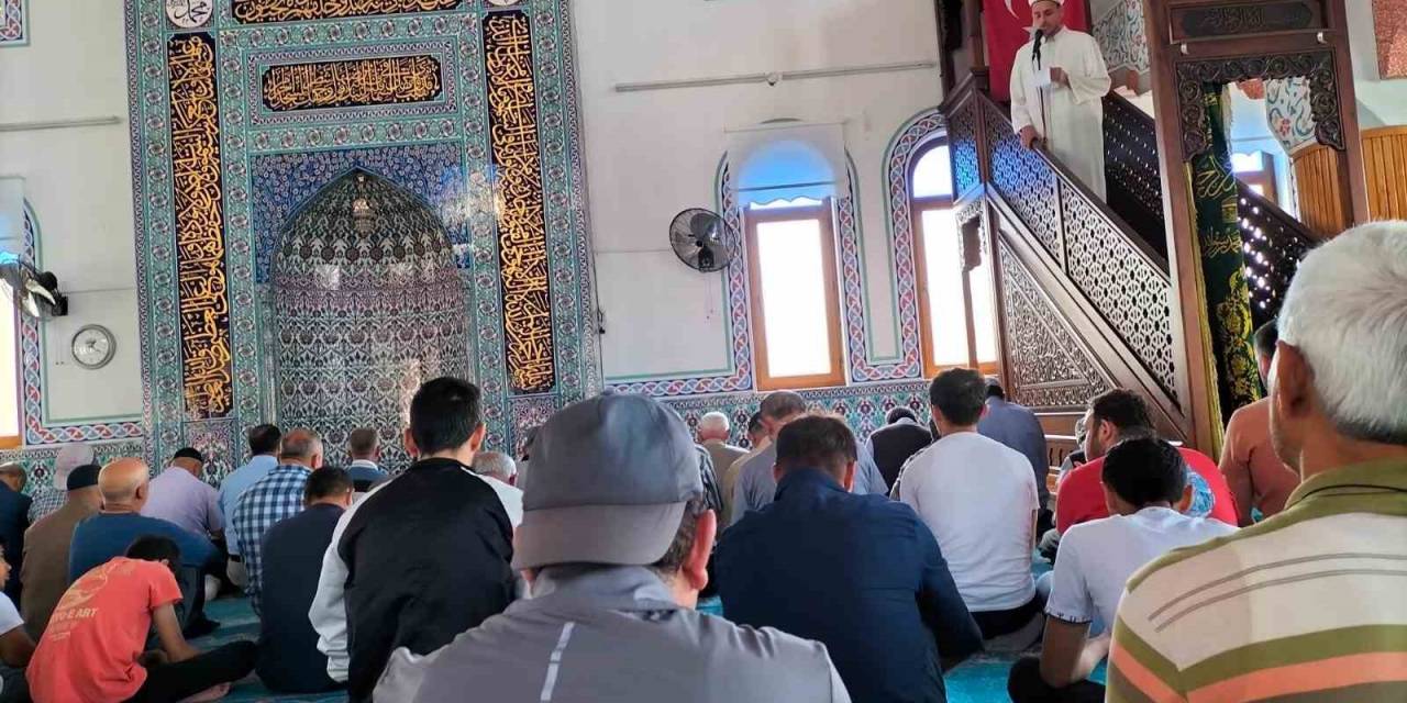 Köyceğiz’de "gençlik Haftası" Münasebetiyle Cuma Namazını Gençler Kıldırdı