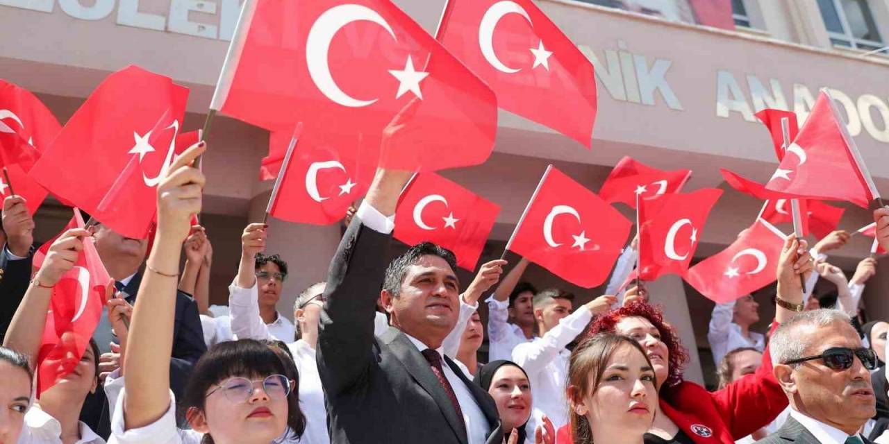 İzmir’in İlçelerinde 19 Mayıs Coşkusu