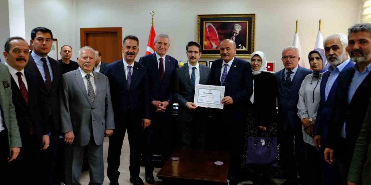 Ak Parti Milletvekili Karaman Mazbatasını Aldı