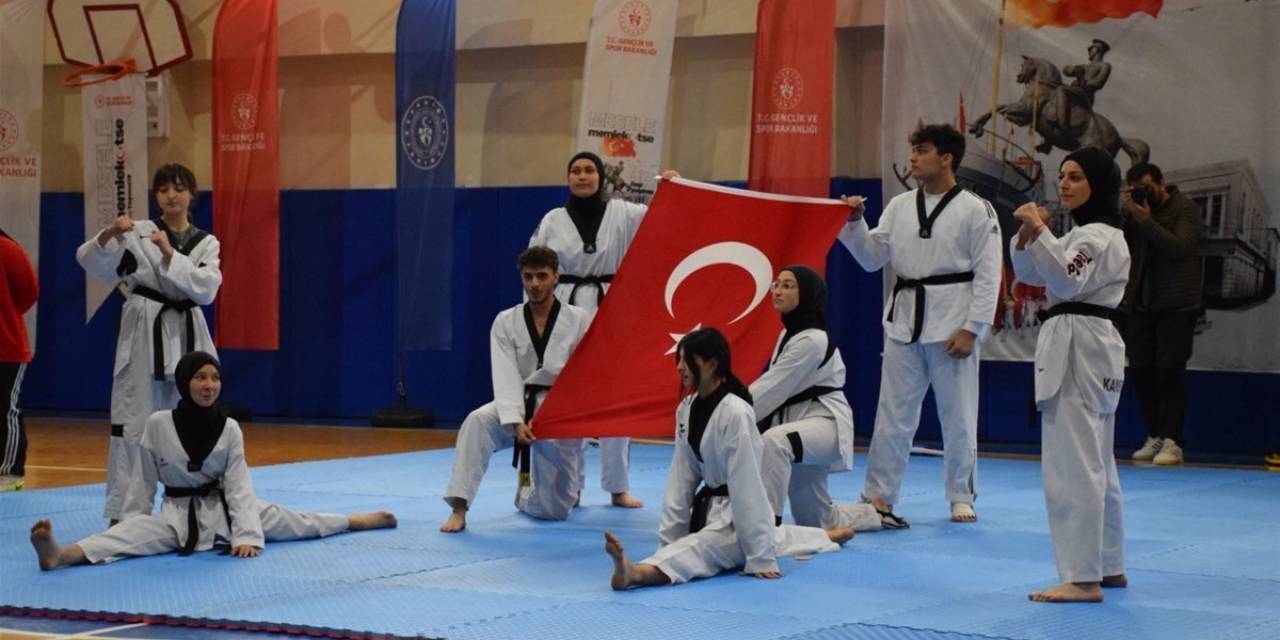 Atatürk’ü Anma, Gençlik Ve Spor Bayramı’nda Çeşitli Etkinlikler Düzenlendi