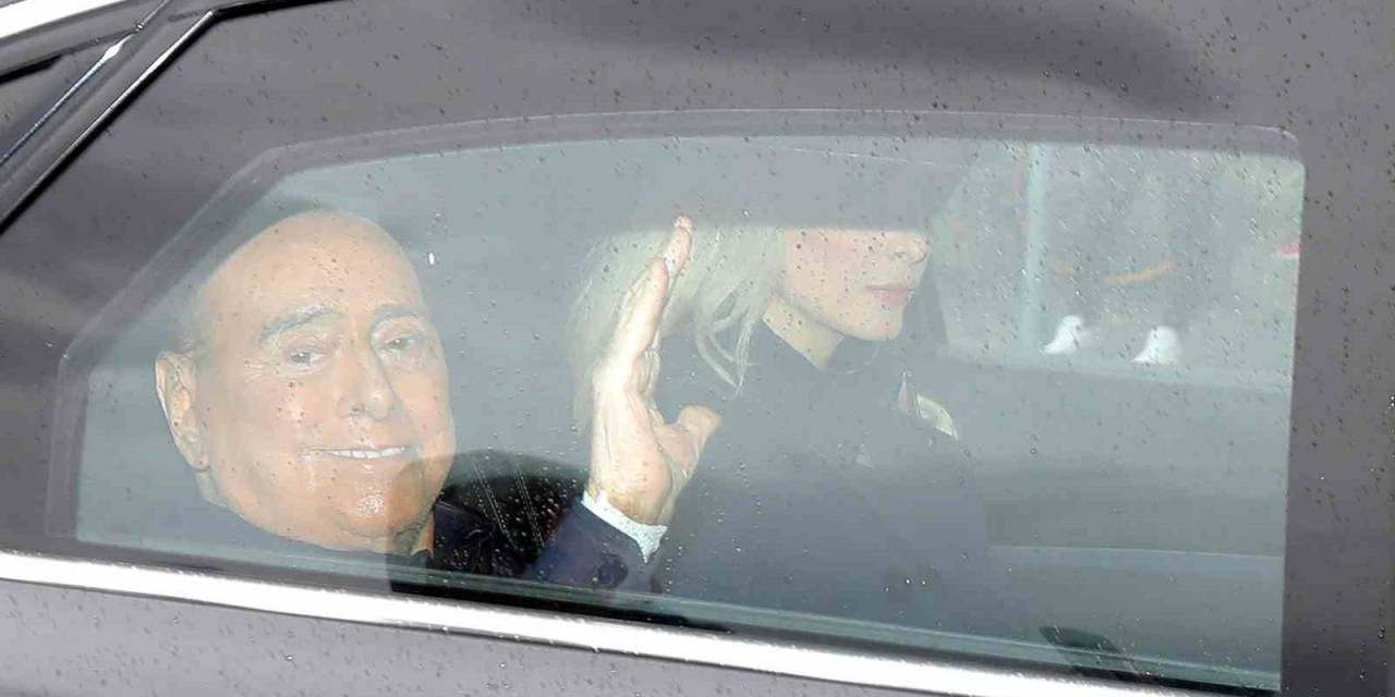 Eski İtalya Başbakanı Berlusconi 45 Gün Sonra Taburcu Oldu