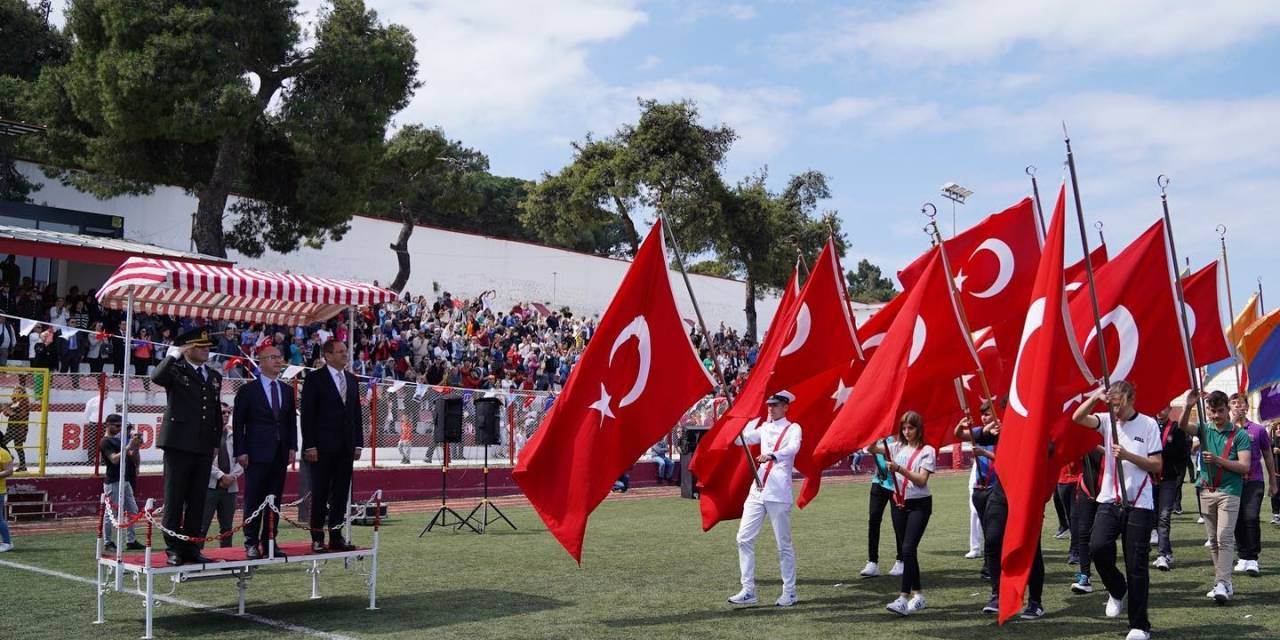 Ayvalık’ta Atatürk Ve 19 Mayıs Coşkusu