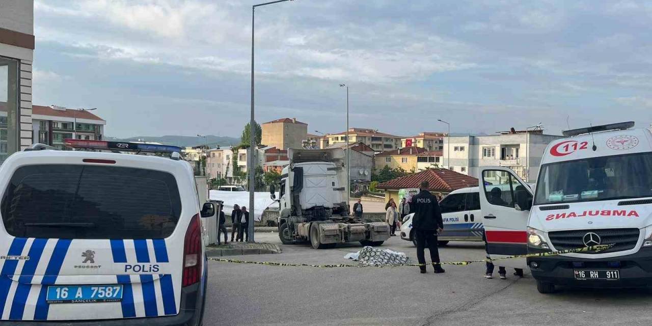 Tırın Altında Kalan Yaşlı Kadın Hayatını Kaybetti