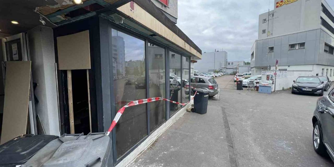 Almanya’da Türk Seyahat Acentesi Kundaklandı